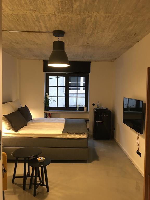 Square Rooms 8 Dusseldorf Phòng bức ảnh